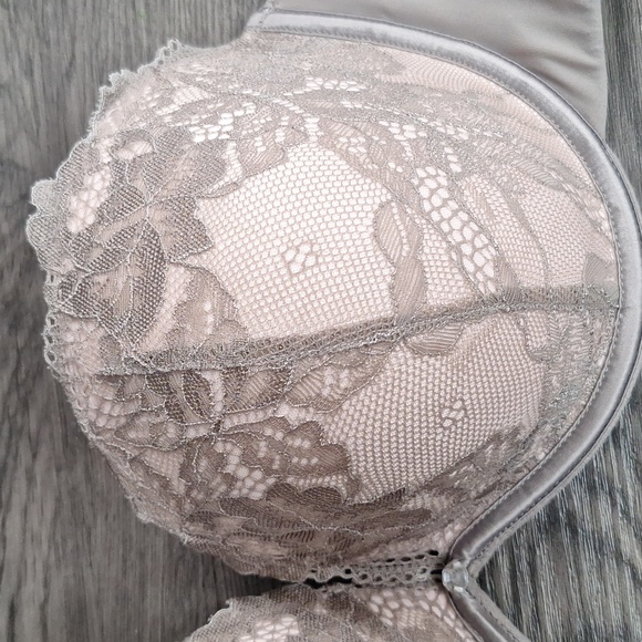 Strapless Beige Lace Bra - Picture 7 of 12